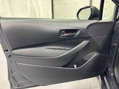Used 2025 Toyota Corolla LE FWD image 8