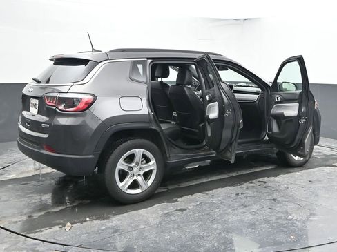 Used 2024 Jeep Compass Latitude image 57