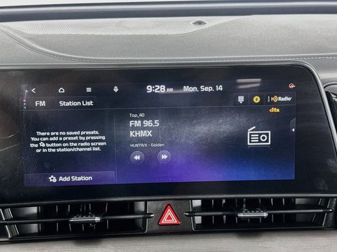 Used 2025 Kia Sportage EX FWD image 21