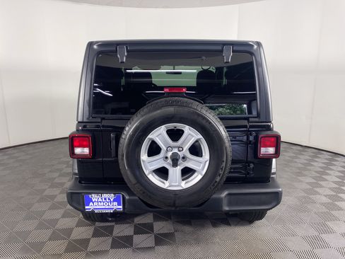 Used 2022 Jeep Wrangler Sport AWD/4WD image 7