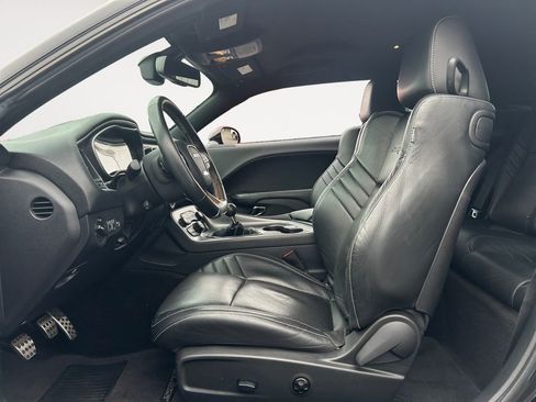 Used 2015 Dodge Challenger SRT Hellcat image 16