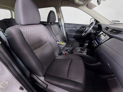 Used 2018 Nissan Rogue SV w/ Premium Package image 29