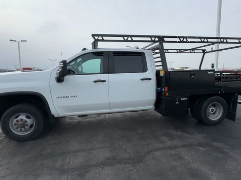 Used 2023 Chevrolet Silverado 3500 W/T w/ WT Convenience Package image 4