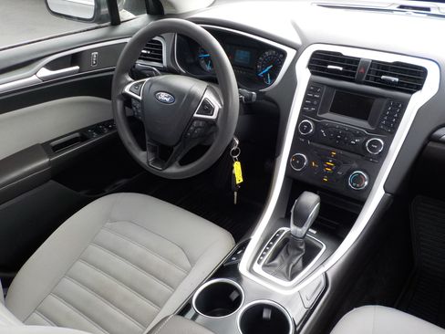 Used 2013 Ford Fusion S FWD image 21