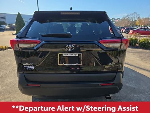 Used 2024 Toyota RAV4 XLE image 5