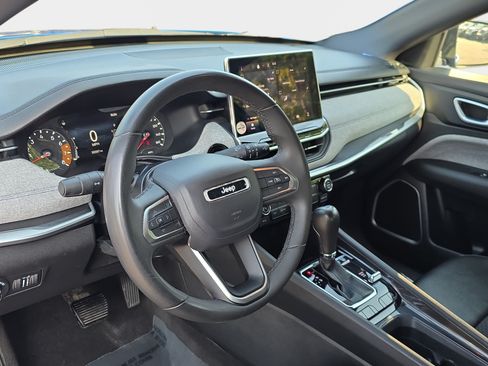 Certified 2024 Jeep Compass Latitude AWD/4WD image 13