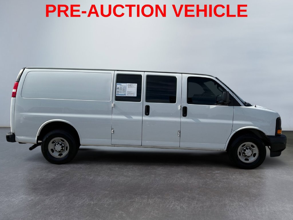Used 2017 Chevrolet Express 2500 Extended RWD image 2
