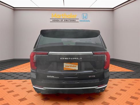 Used 2025 GMC Yukon XL Denali image 4