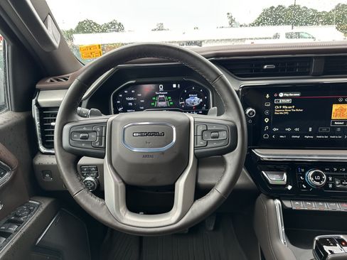 Used 2024 GMC Sierra 1500 Denali w/ Denali Reserve Package AWD/4WD image 17