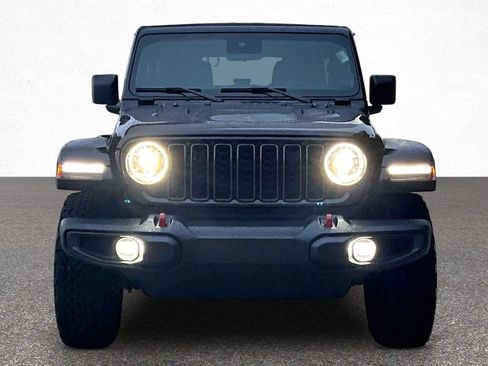 Used 2024 Jeep Wrangler Unlimited Rubicon AWD/4WD image 3