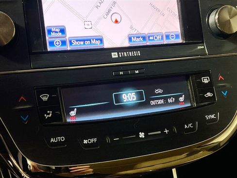 Used 2014 Toyota Avalon Limited image 27