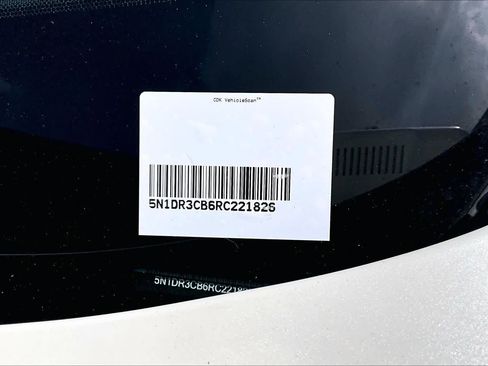 Certified 2024 Nissan Pathfinder SL w/ SL Premium Package FWD image 32