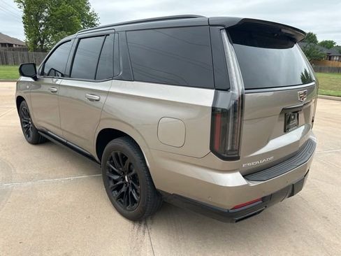 Used 2025 Cadillac Escalade Sport Platinum w/ LPO, Floor Liner Package AWD/4WD image 3