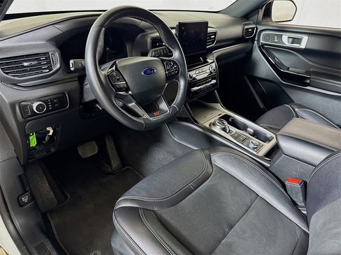 Used 2023 Ford Explorer ST image 7
