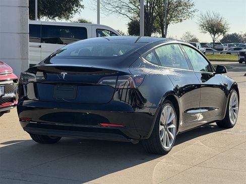 Used 2023 Tesla Model 3 Standard Range image 4