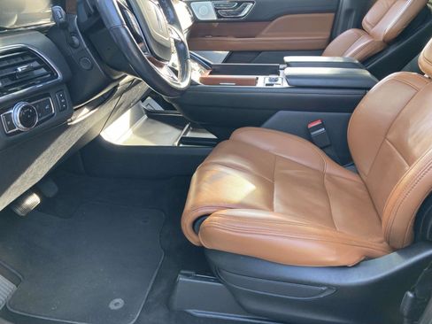 Used 2021 Lincoln Navigator Reserve AWD/4WD image 21