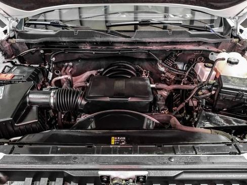 Used 2021 Chevrolet Silverado 2500 Custom w/ Custom Value Package image 7