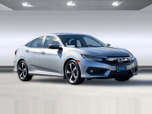 Used 2017 Honda Civic Touring image 6