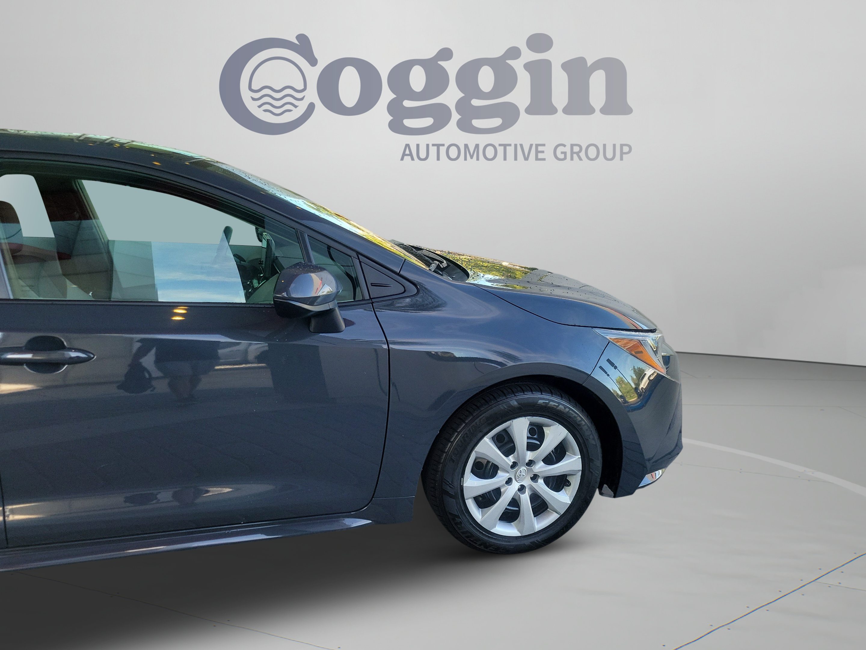 Used 2025 Toyota Corolla LE FWD image 2