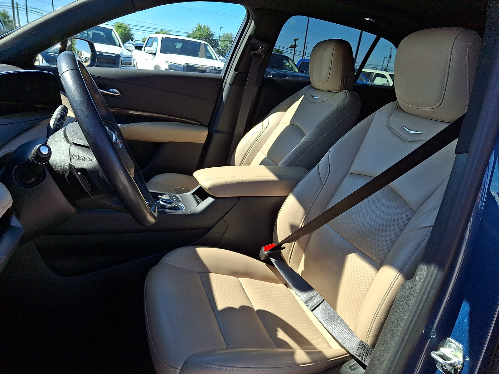 Used 2024 Cadillac XT4 Premium Luxury AWD/4WD image 14
