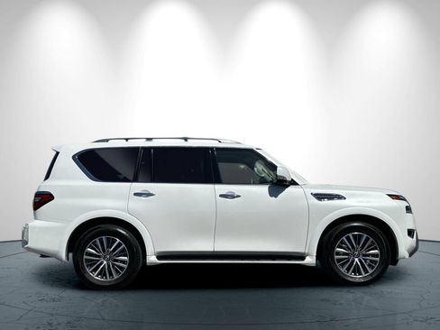 Used 2023 Nissan Armada SL w/ Captain's Chairs Package RWD image 3
