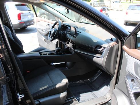 Used 2021 Nissan Rogue SV AWD/4WD image 25