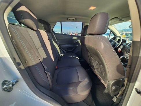 Used 2016 Chevrolet Trax LT image 12