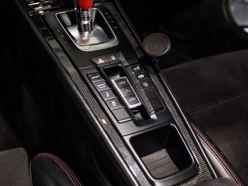 Used 2015 Porsche 911 Cabriolet image 24
