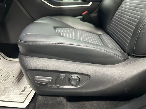 Used 2025 Toyota Highlander XSE AWD/4WD image 12