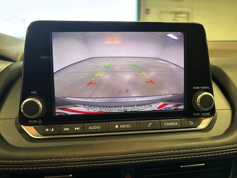 Used 2022 Nissan Rogue SV image 33