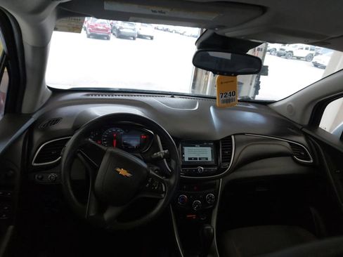 Used 2017 Chevrolet Trax LS AWD/4WD image 5