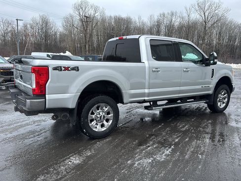 Used 2017 Ford F350 Lariat w/ Chrome Package image 8