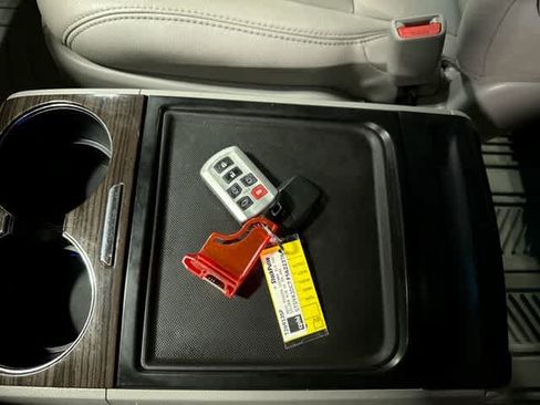 Used 2015 Toyota Sienna XLE w/ XLE Navigation Package FWD image 35