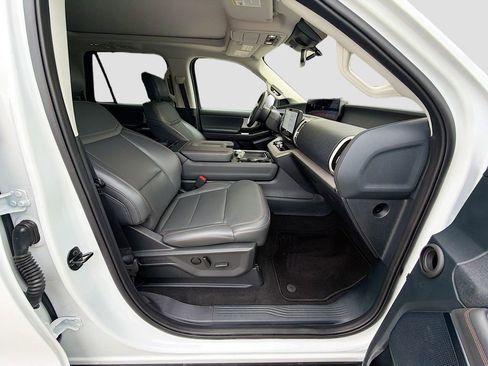 Used 2025 Ford Expedition Max Active AWD/4WD image 16