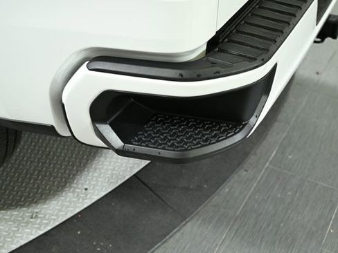 Used 2021 Chevrolet Silverado 1500 Custom image 17