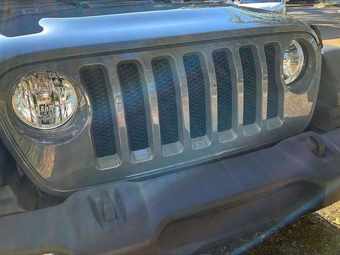 Used 2021 Jeep Wrangler Sport S image 27