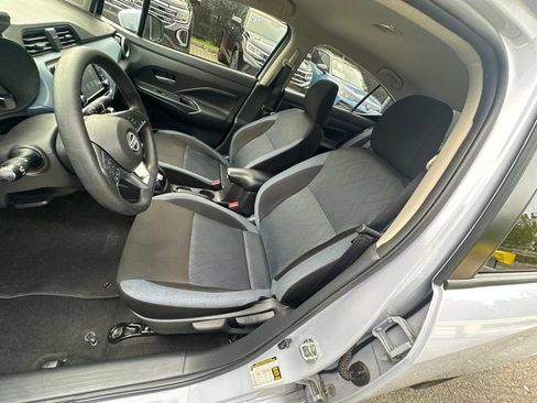 Used 2025 Nissan Versa SV w/ Trunk Package FWD image 10