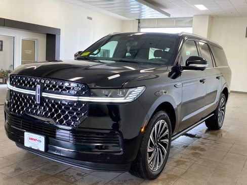 Certified 2026 Lincoln Navigator L Black Label AWD/4WD image 4