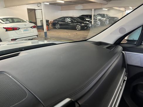 Used 2025 Hyundai Santa Fe SEL image 38