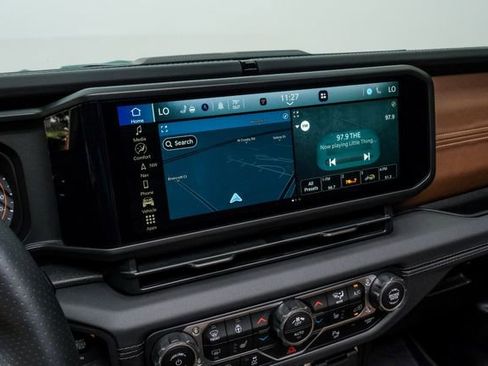 Used 2025 Jeep Wrangler Unlimited Rubicon w/ Technology Group image 89