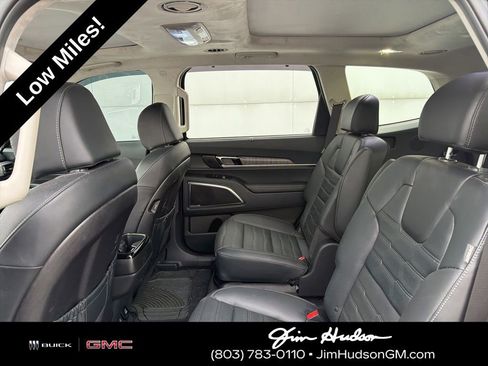 Used 2024 Kia Telluride SX Prestige w/ Towing Package image 11