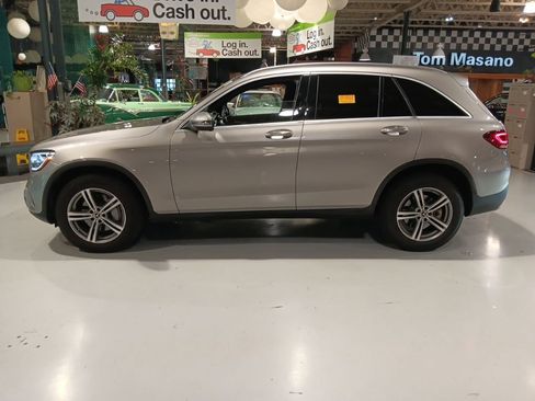 Used 2020 Mercedes-Benz GLC 300 4MATIC image 10