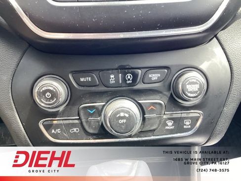 Used 2020 Jeep Cherokee Latitude Plus w/ Cold Weather Group AWD/4WD image 35