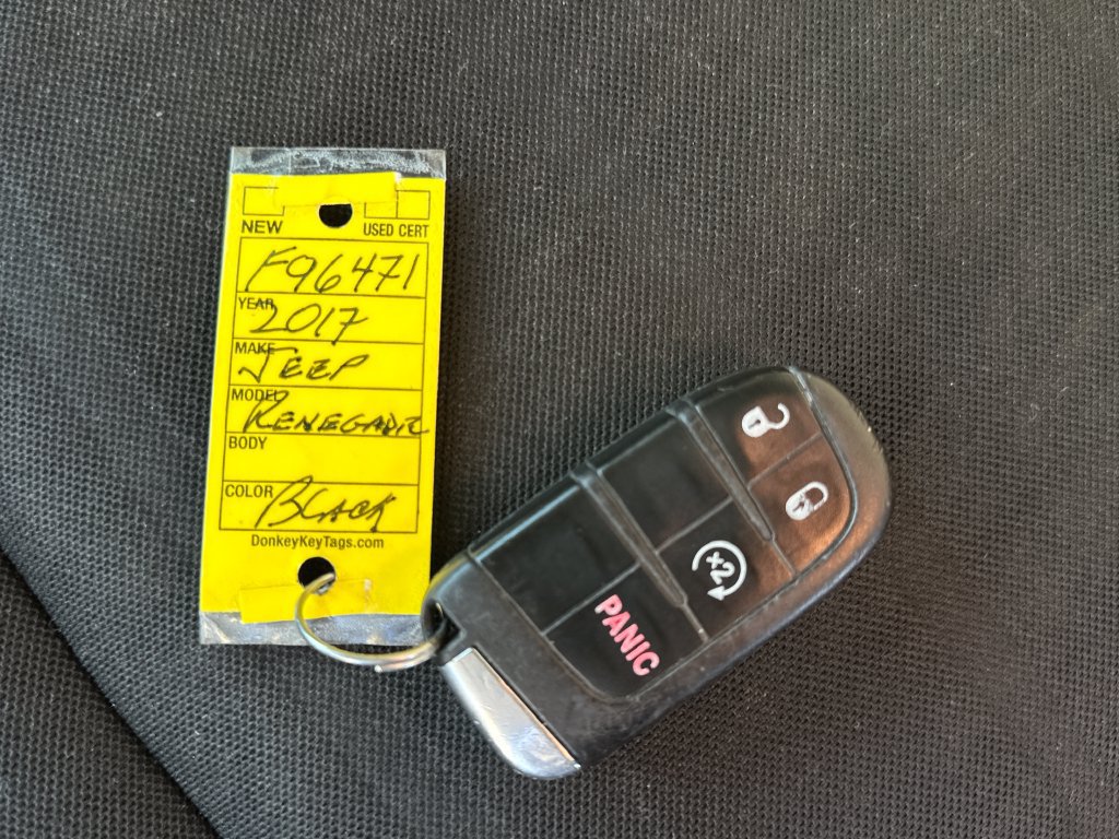 Used 2017 Jeep Renegade Altitude AWD/4WD image 36