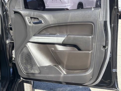 Used 2022 Chevrolet Colorado LT w/ LT Convenience Package image 26