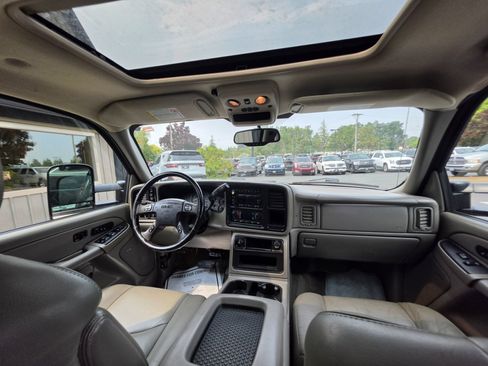 Used 2007 GMC Sierra 2500 SLT w/ Heavy-Duty Power Package AWD/4WD image 11