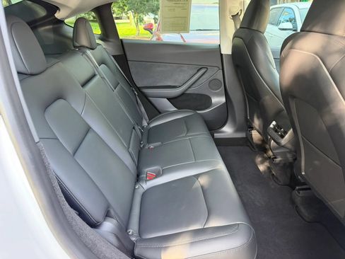 Used 2023 Tesla Model Y AWD image 20