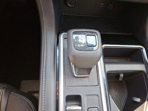 Used 2022 Nissan Pathfinder SL w/ SL Black Package image 15