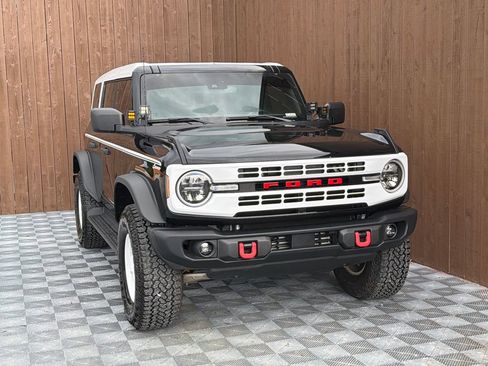 Used 2025 Ford Bronco Heritage Edition AWD/4WD image 13
