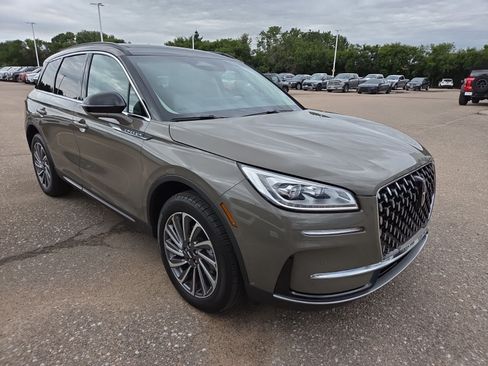 Used 2025 Lincoln Corsair Reserve w/ Equipment Group 202A AWD/4WD image 18